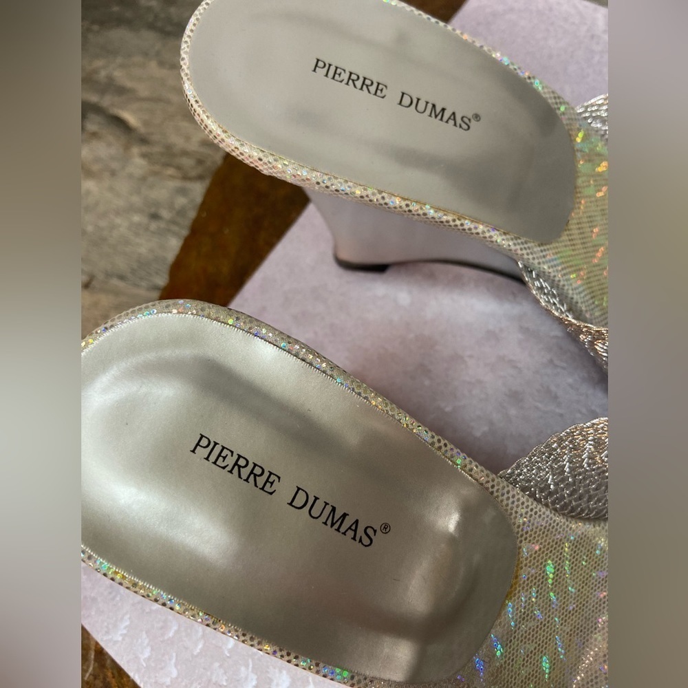 Pierre Dumas~Iridescent Insole w/Wire Mesh-Look Slide Sandal~Wedge~Silver~Size 9 - Picture 11 of 13